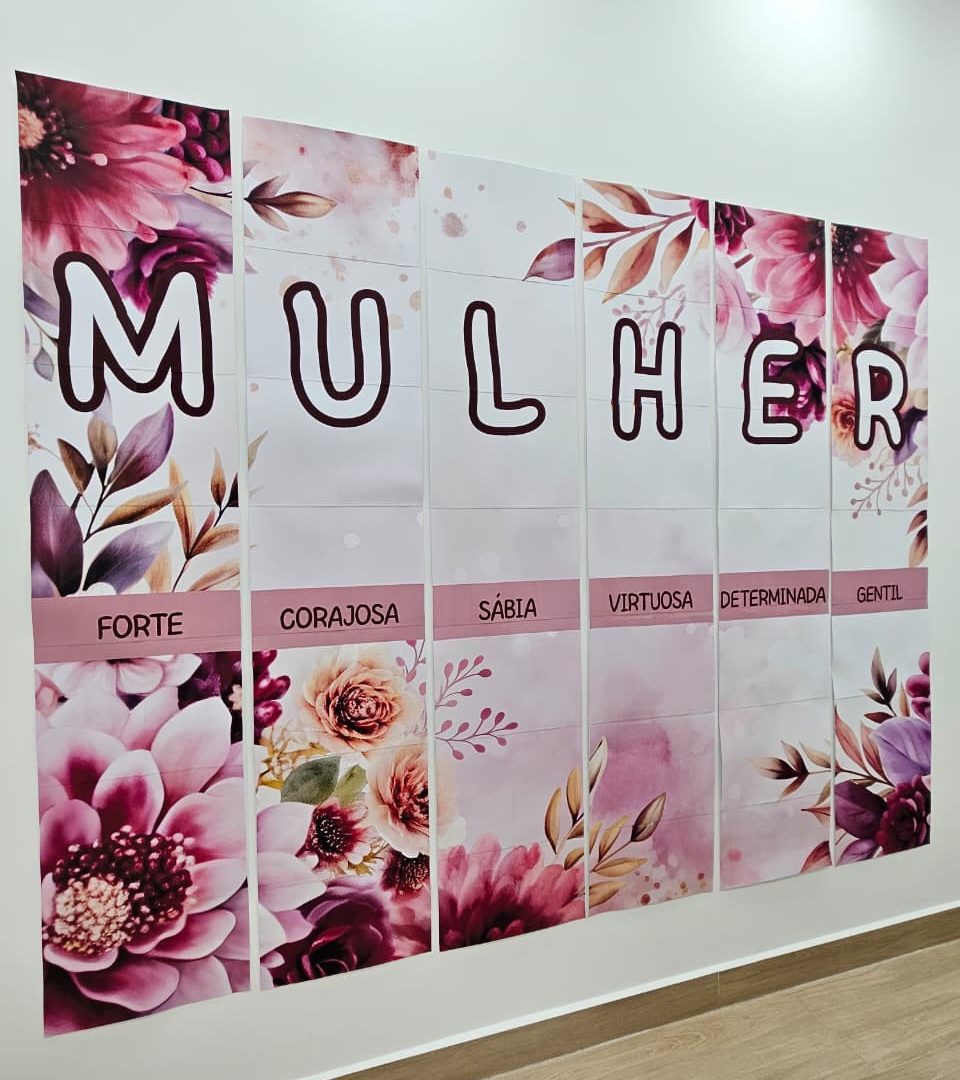 PAINEL DIA DA MULHER - COLUNAS DE ADJETIVOS