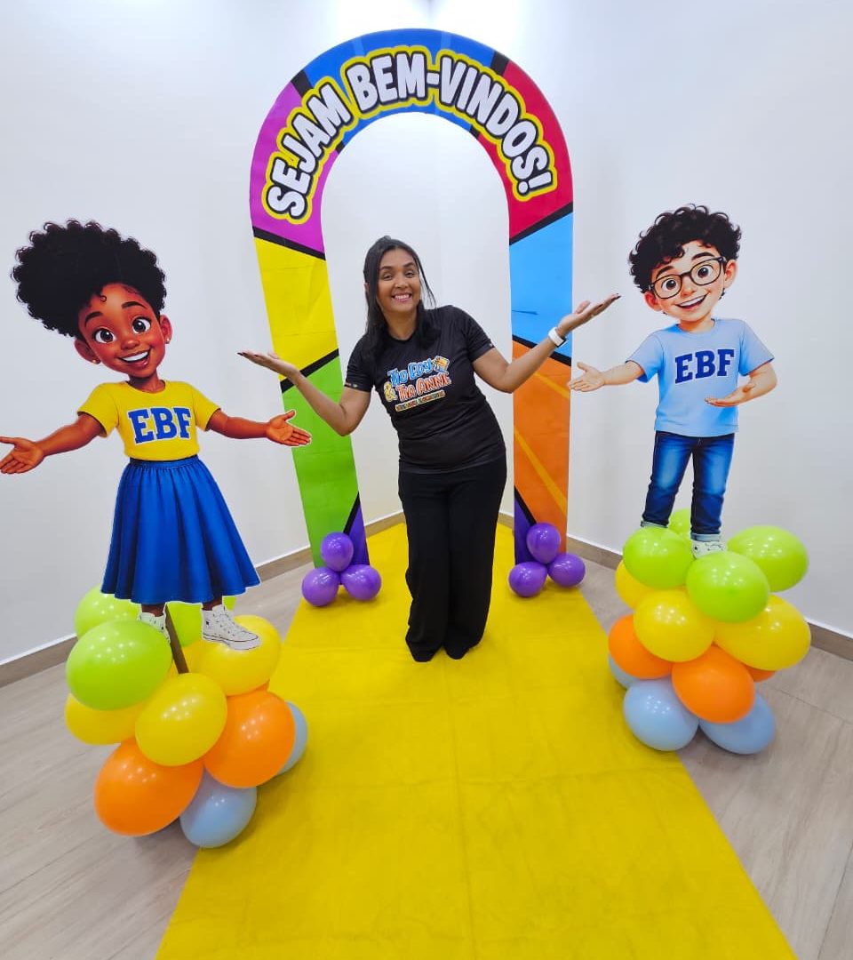 PORTAL COLORIDO COM TOTENS MENINO E MENINA EBF
